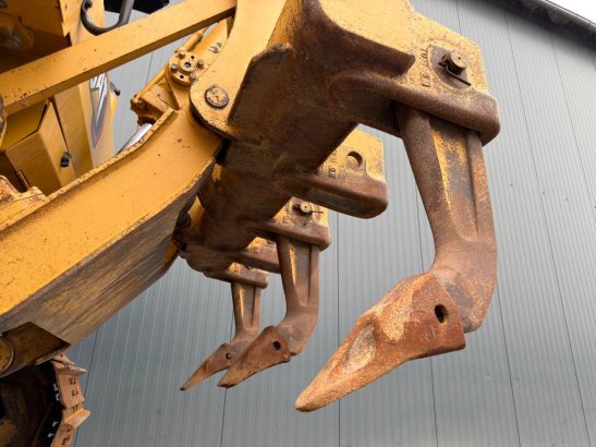 CAT D5 LGP D5 LGP 2020 2 Dozers image 10