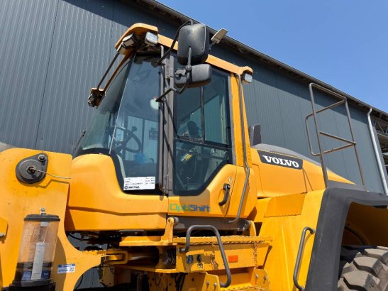 Volvo L250H - NEW TIRES L250H - NEW TIRES 2016 2 Wheel Loaders image 10