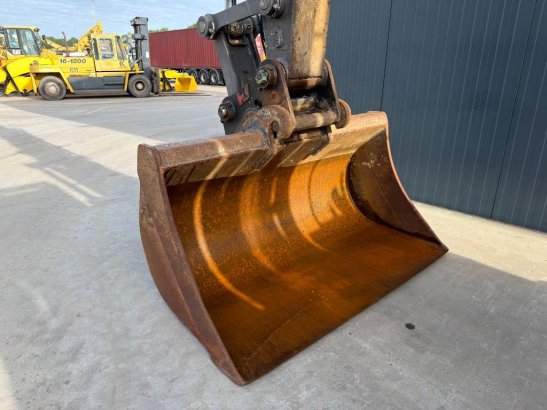 Volvo EW180E EW180E 2015 2 Wheeled Excavators image 10