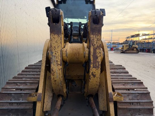CAT 973D 973D 2010 2 image 10