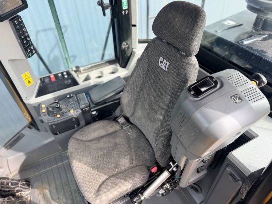 CAT 966M 261 2015 2 Wheel Loaders image 10