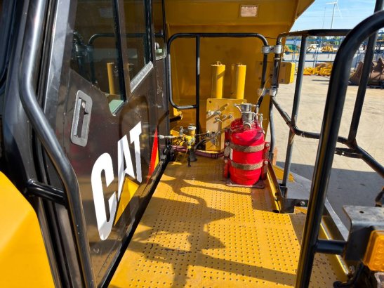 CAT 772G - Excellent condition! 772G - Excellent condition! 2016 2 Dump Truck image 10