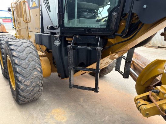 CAT 140M2 140M2 2011 2 Motor graders image 11