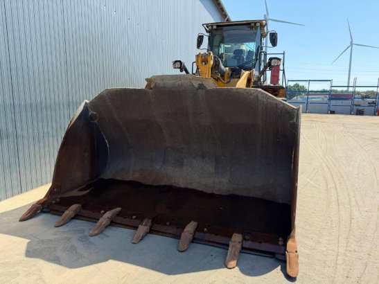 CAT 972M 972M 2015 2 Wheel Loaders image 11