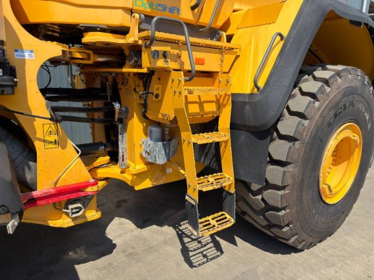 Volvo L250H - NEW TIRES L250H - NEW TIRES 2016 2 Wheel Loaders image 11