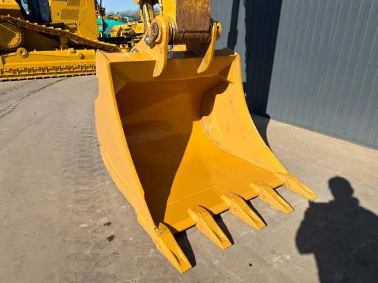 CAT M320F M320F 2014 2 Wheeled Excavators image 11