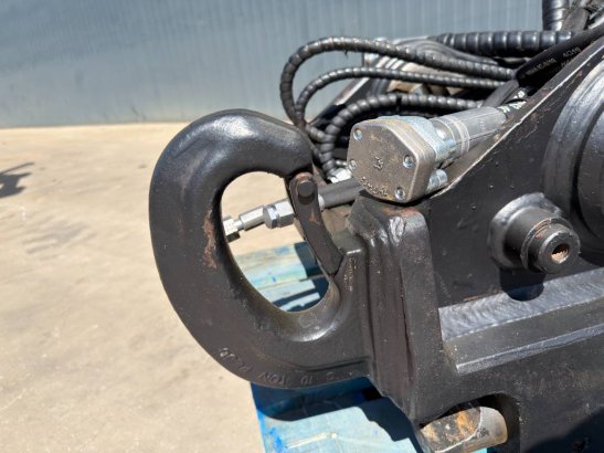 OilQuick OQ70/55 - M318D / 320D / 320E / 320F / 323D / 323E OilQuick OQ70/55 - M318D / 320D / 320E / 320F / 323D / 323E 20...