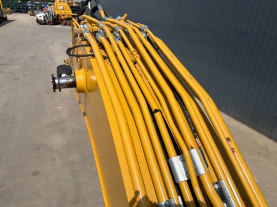 CAT 324D / 324E / 326F Boom 324D / 324E / 326F Boom 2 image 12