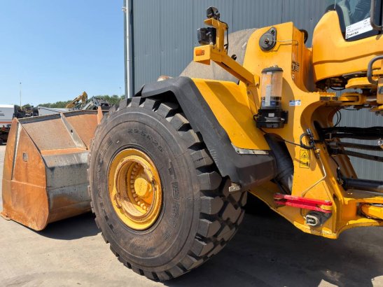 Volvo L250H - NEW TIRES L250H - NEW TIRES 2016 2 Wheel Loaders image 12