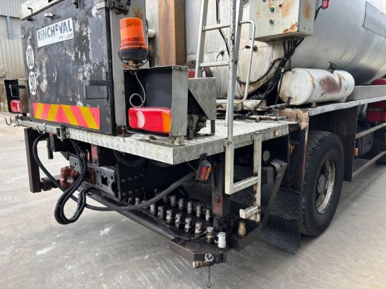 Renault Rincheval - 9.000 Liter Rincheval - 9.000 Liter 2000 2 Asphalt pavers image 12