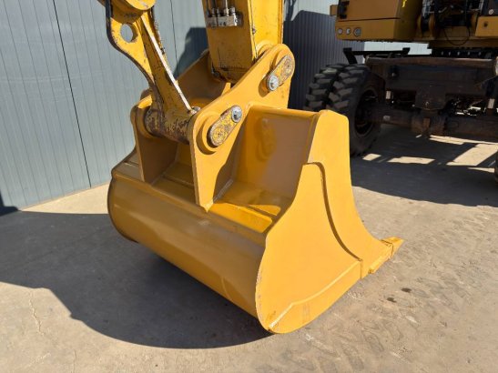CAT M320F M320F 2014 2 Wheeled Excavators image 12