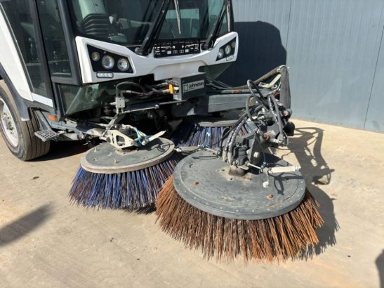 Johnston CX401 - 80 km/h - Sweeper Johnston CX401 - 80 km/h - Sweeper 2018 2 image 12