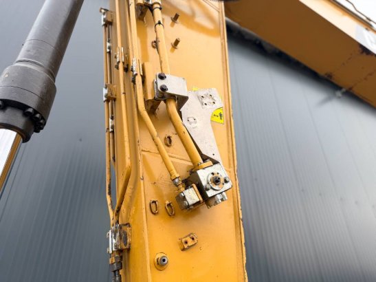 CAT 323 07A 36 2018 2 Crawler Excavators image 13