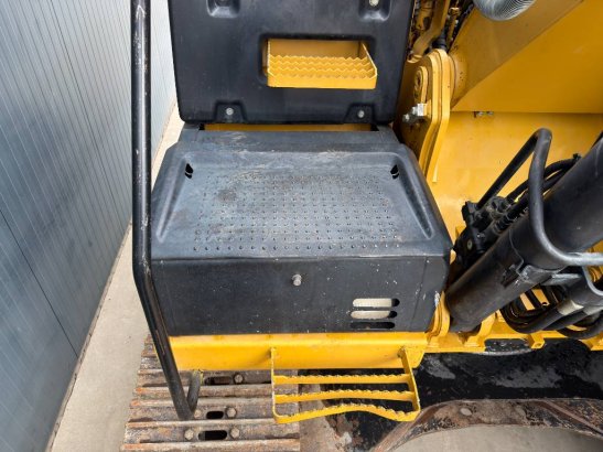 CAT 323EL VA 36 2012 2 Crawler Excavators image 13