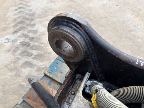 OilQuick OQ70/55 - M318D / 320D / 320E / 320F / 323D / 323E OilQuick OQ70/55 - M318D / 320D / 320E / 320F / 323D / 323E 20...