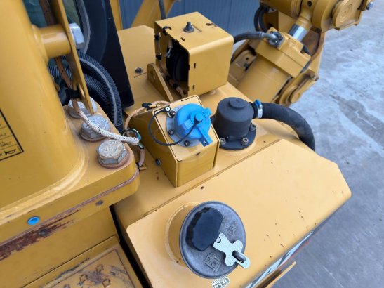 CAT D8T - CE document and TA2 Inspection available D8T - CE document and TA2 Inspection available 2017 2 Dozers image 13