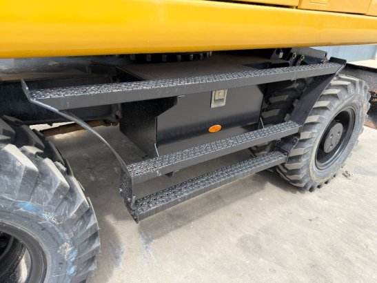 CAT M318F M318F 2015 2 Wheeled Excavators image 13