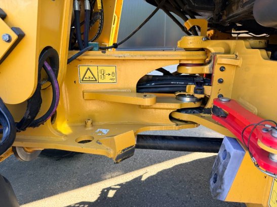 CAT 908M | NEW TYRES 908M | NEW TYRES 2017 2 Wheel Loaders image 13