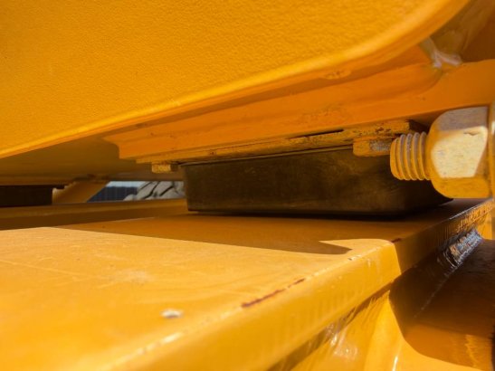 Bell B25E | 2100 hours! B25E | 2100 hours! 2014 2 Articulated Dump Trucks image 13