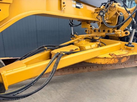 CAT 140M3 140M3 2015 2 Motor graders image 14