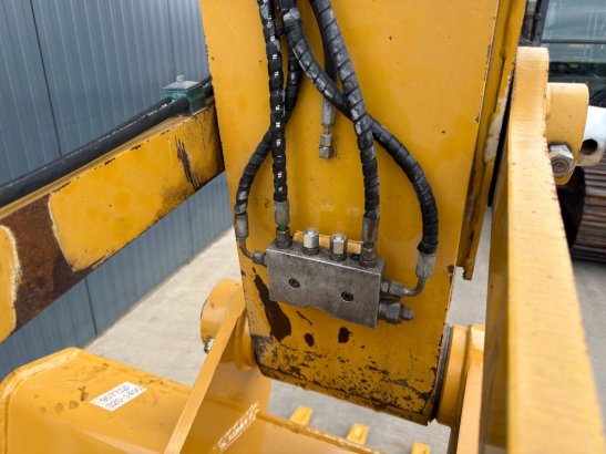 CAT 323 07B 36 2019 2 Crawler Excavators image 14