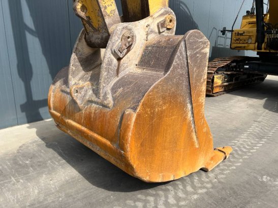 CAT 352 F 352 F 2017 2 Crawler Excavators image 14