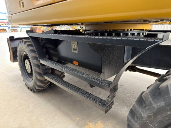 CAT M318F M318F 2015 2 Wheeled Excavators image 14