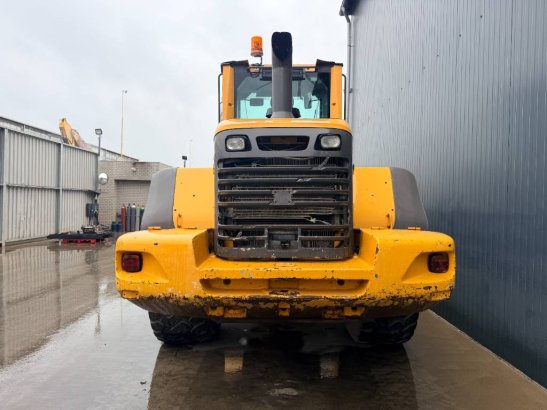 Volvo L120F L120F 2008 2 Wheel Loaders image 14