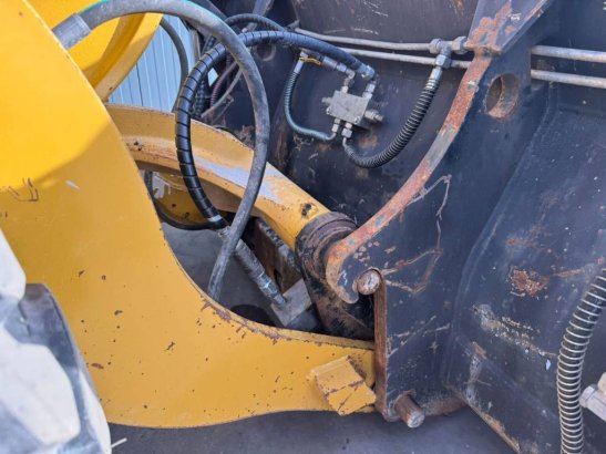 CAT 906M 267 2016 2 Wheel Loaders image 14