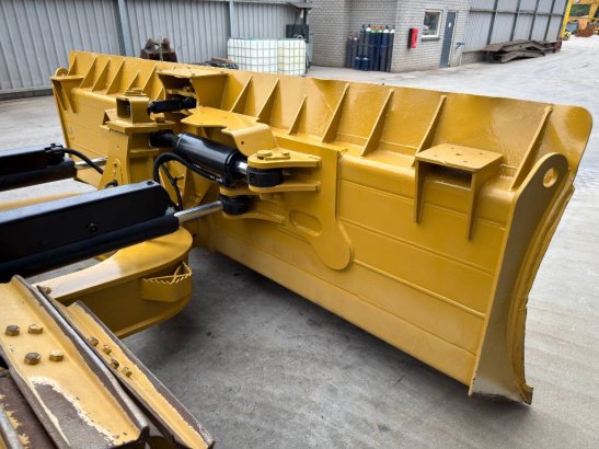 CAT D6N LGP D6N LGP 2016 2 Dozers image 15
