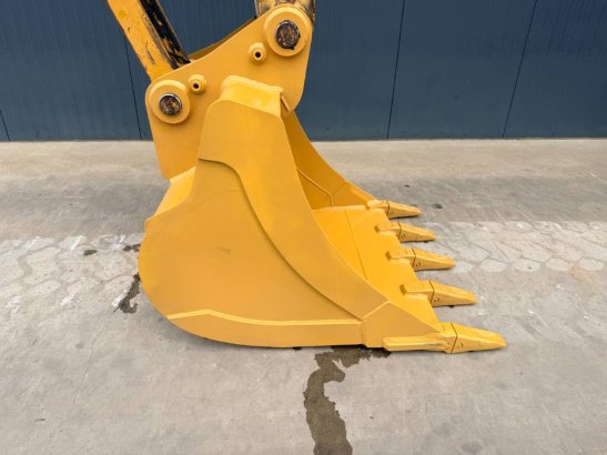 CAT 320 07C | NEW UNDERCARRIAGE 33 2020 2 Crawler Excavators image 15