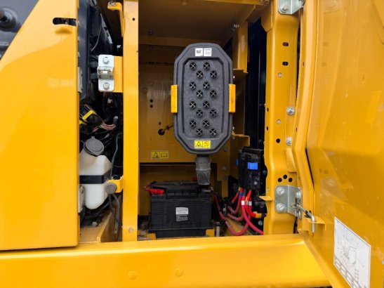 CAT 323 07A 36 2018 2 Crawler Excavators image 15
