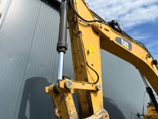 CAT 352 F 352 F 2017 2 Crawler Excavators image 15