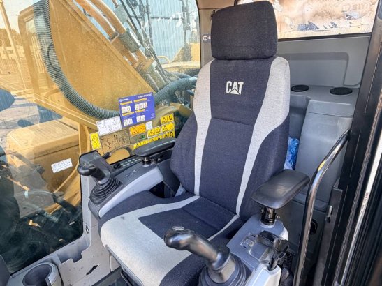 CAT 352F 352F 2016 2 Crawler Excavators image 15