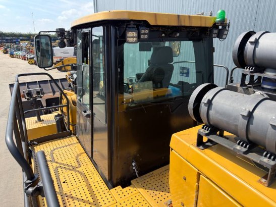 CAT 988K 265 2019 2 Wheel Loaders image 15