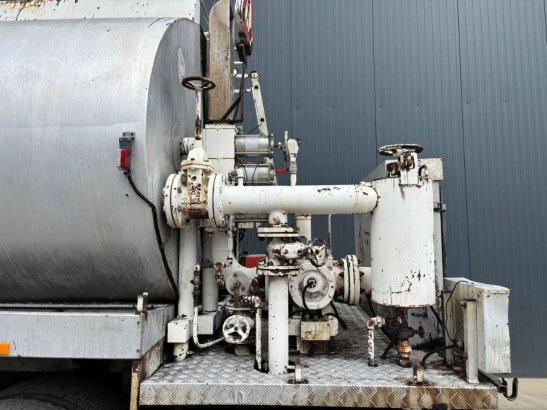 Renault Rincheval - 9.000 Liter Rincheval - 9.000 Liter 2000 2 Asphalt pavers image 15