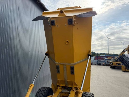 Bell B25E - 1735 HOURS! B25E - 1735 HOURS! 2014 2 Articulated Dump Trucks image 15