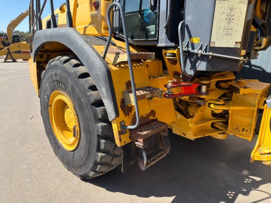 Bell B25E | 2100 hours! B25E | 2100 hours! 2014 2 Articulated Dump Trucks image 15