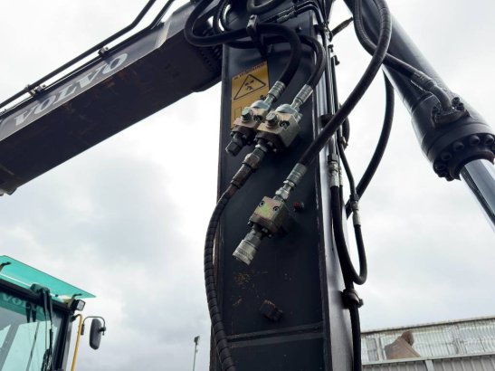 Volvo EW160D EW160D 2012 2 Wheeled Excavators image 15
