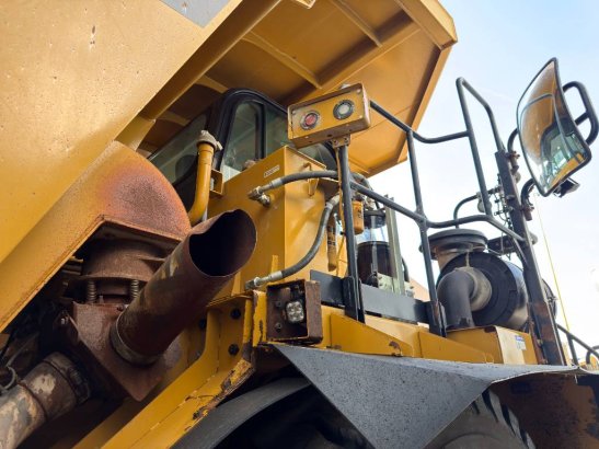 CAT 772G - Excellent condition! 772G - Excellent condition! 2016 2 Dump Truck image 15