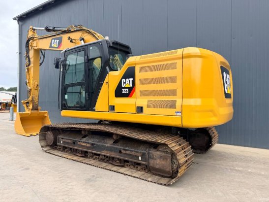 CAT 323 07A 36 2018 2 Crawler Excavators image 2