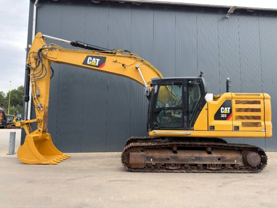 CAT 323 07B 36 2019 2 Crawler Excavators image 2