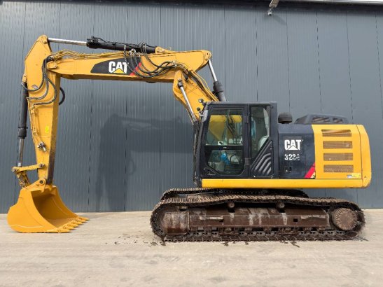 CAT 323EL VA 36 2012 2 Crawler Excavators image 2