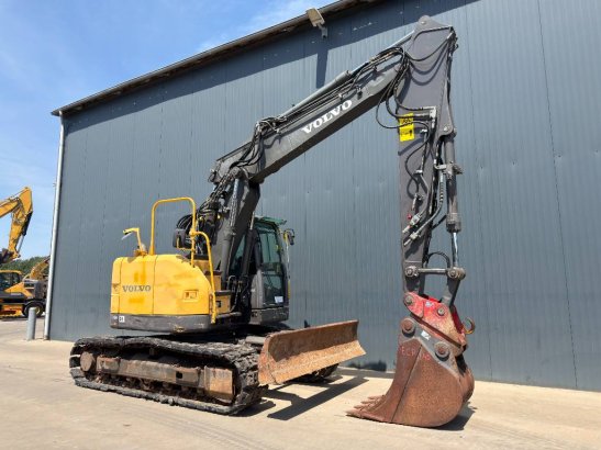 Volvo ECR145CL VA ECR145CL VA 2010 2 Crawler Excavators image 2