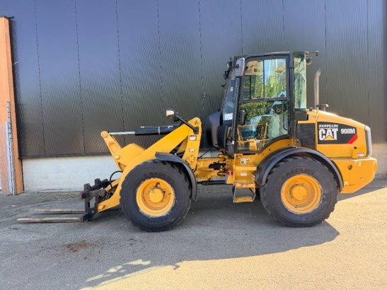 CAT 908M | NEW TYRES 908M | NEW TYRES 2017 2 Wheel Loaders image 2