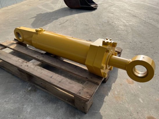 CAT D8 Cylinder D8 Cylinder 2026 1 image 3