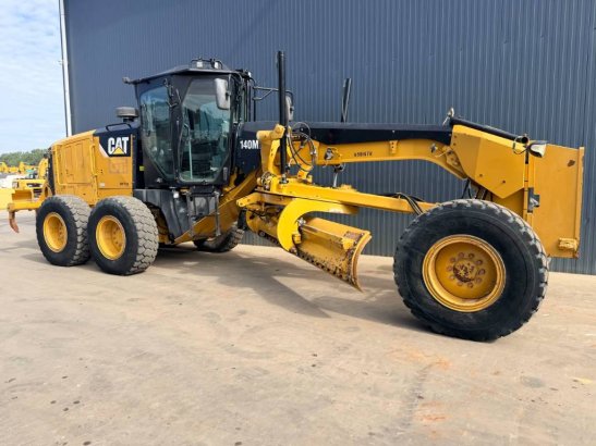 CAT 140M2 140M2 2014 2 Motor graders image 3