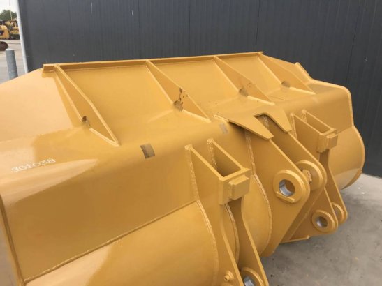 CAT 938M 262 2026 1 image 3