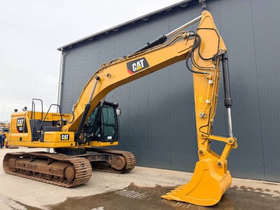 CAT 323 07A 36 2018 2 Crawler Excavators image 3