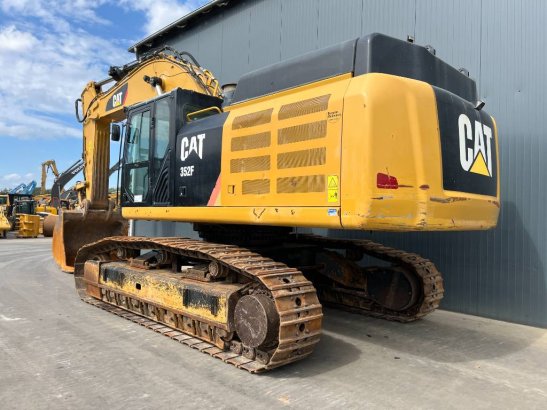 CAT 352 F 352 F 2017 2 Crawler Excavators image 3